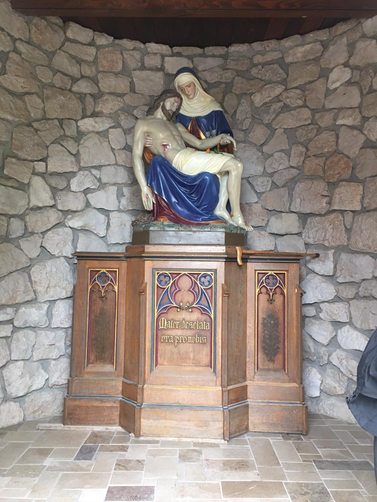 Escultura La Piedad en el santuario de Medjugorje