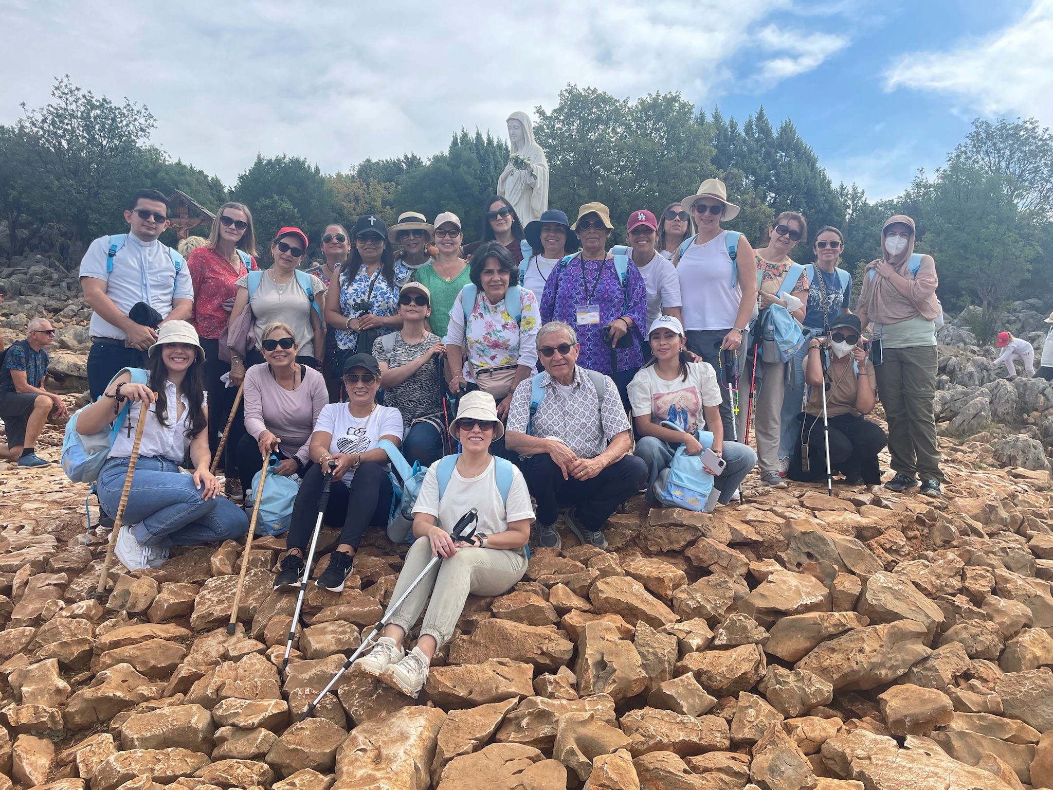 Estatua de la Virgen María en la Colina de las Apariciones