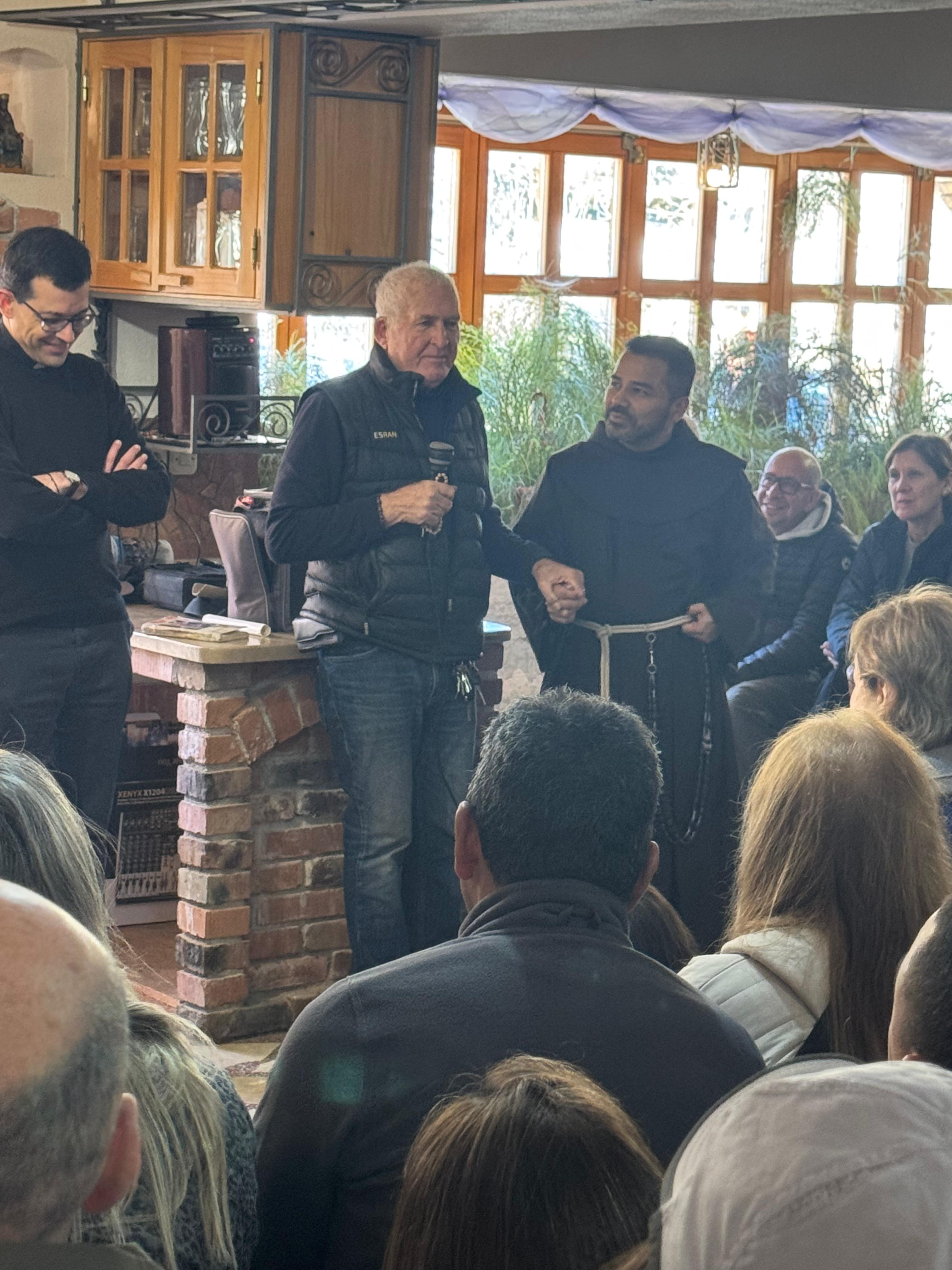 Con sencillez y fe, Patrick comparte un testimonio que toca corazones y fortalece el camino espiritual.