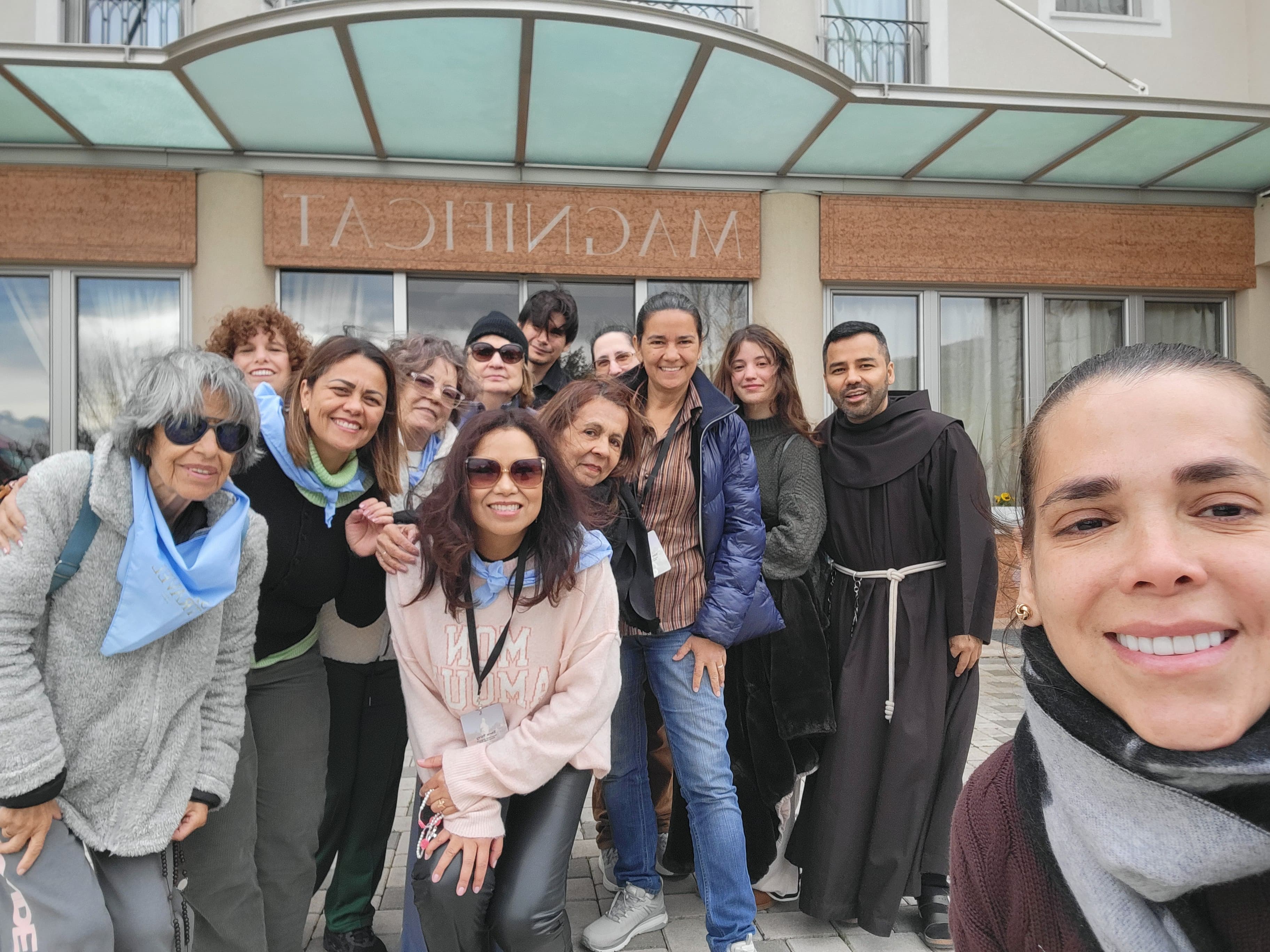Unidos por la fe, comenzamos juntos esta experiencia inolvidable en Medjugorje.