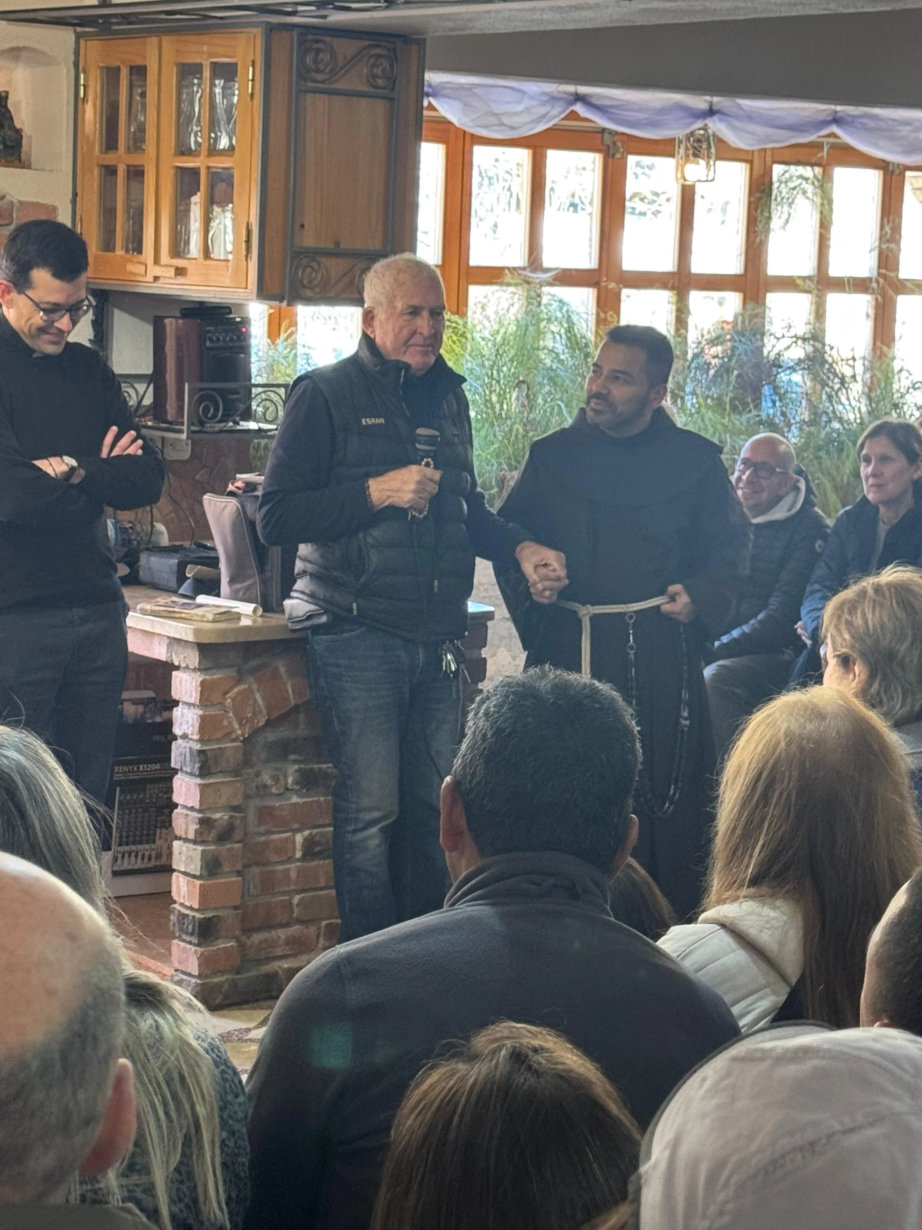 Con sencillez y fe, Patrick comparte un testimonio que toca corazones y fortalece el camino espiritual.