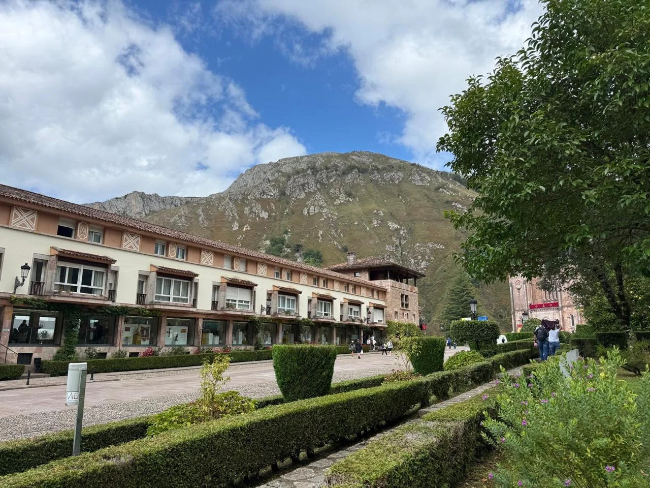 Covadonga: Nature and spirituality that invite us to pause and contemplate.
