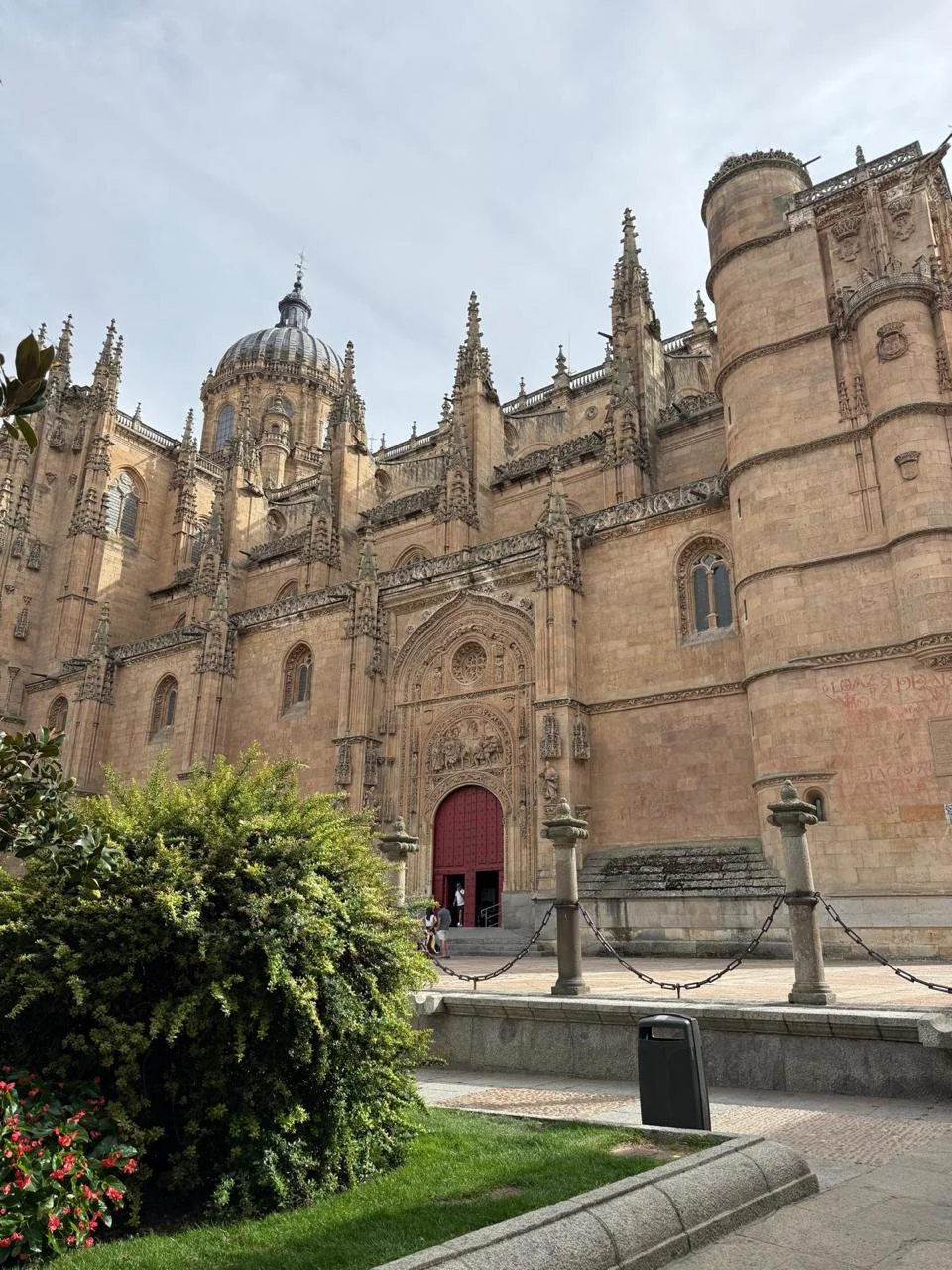 Salamanca Cathedral: Stone and beauty that speak of centuries of faith.