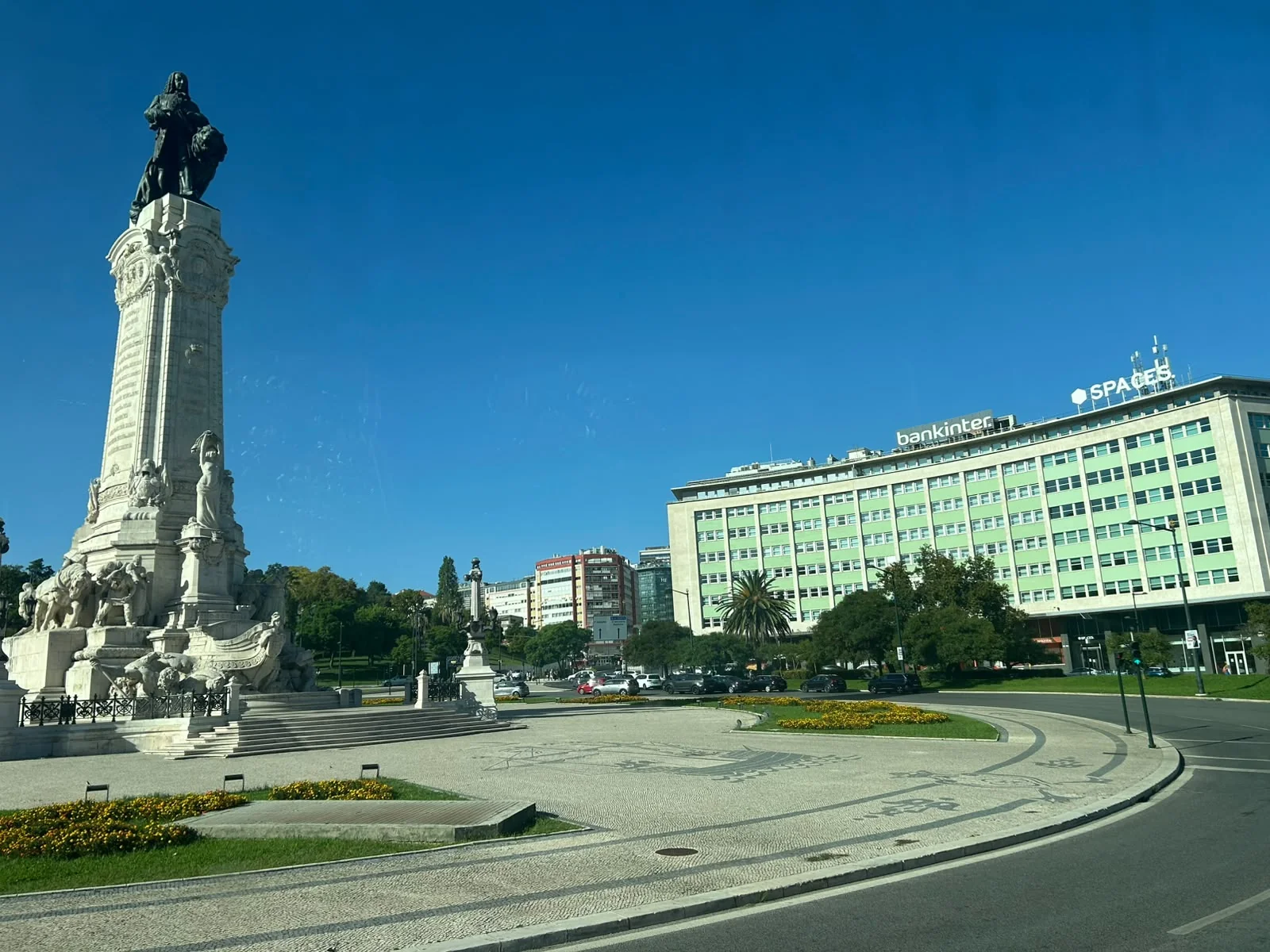 Marquês de Pombal Square, Lisbon: History and grandeur in the heart of the city.