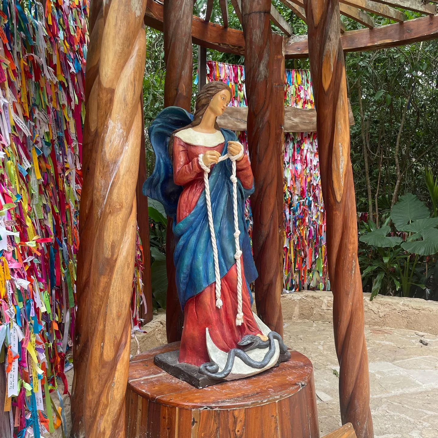Mary Undoer of Knots, an encounter of faith and hope.
