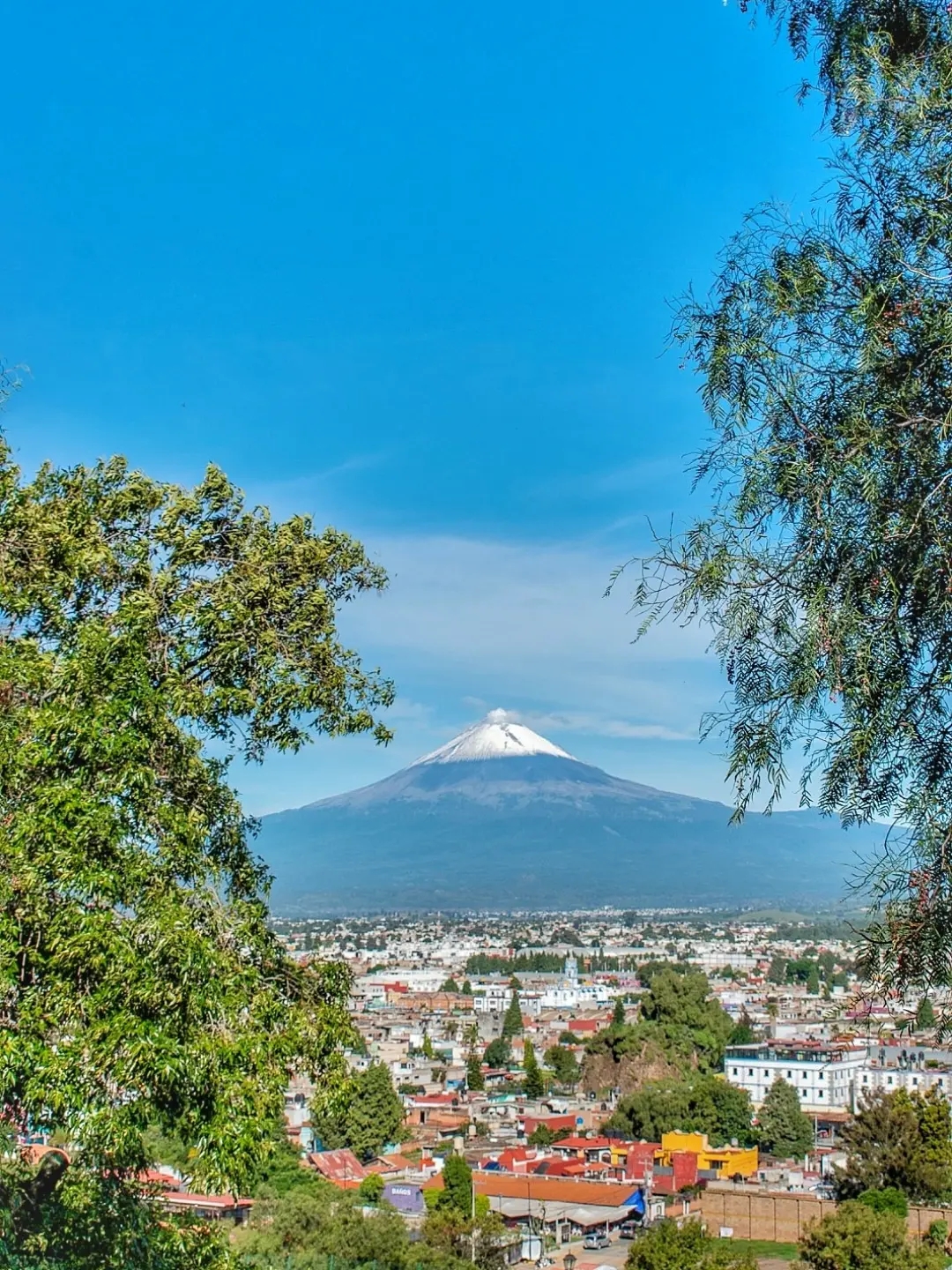 Cholula, a landscape of traditions sheltered by volcanoes.